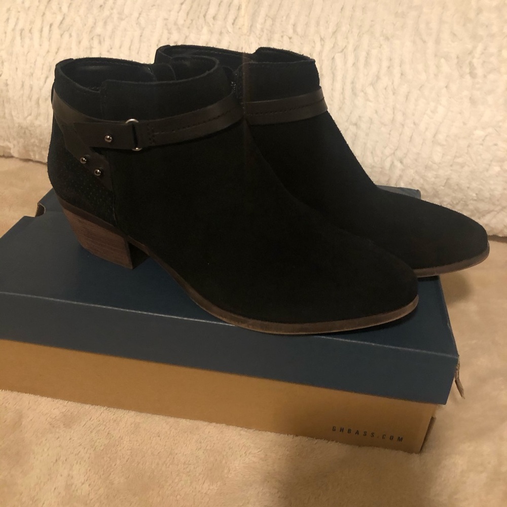 G. H. Bass & Co. Booties - Picture 5 of 8